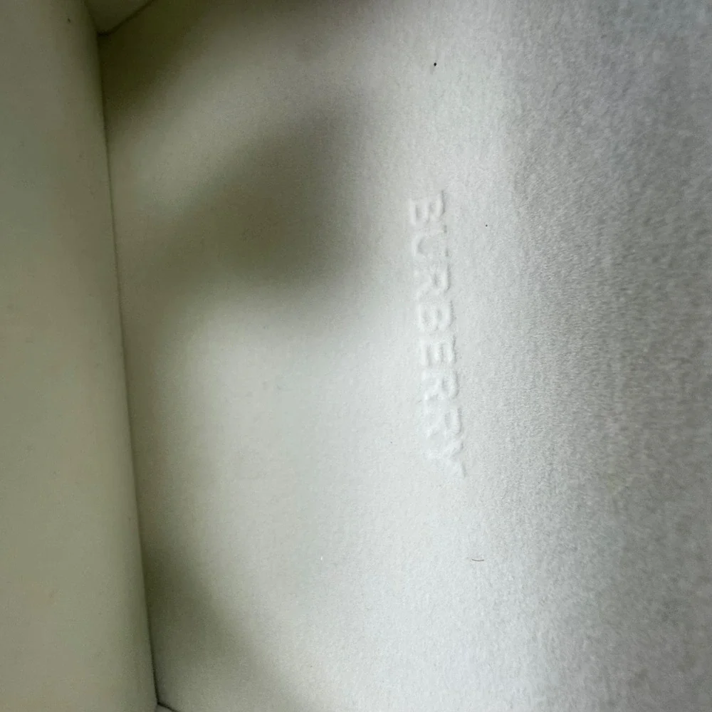 Burberry London England Brown Leather Triangle Sunglasses Case Eyewear Protector